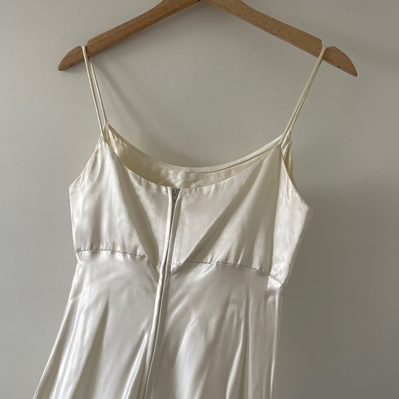 Elegant Cream Satin Slip Dress - Picture 4 of 5